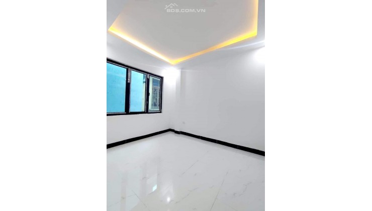 Bán nhà Tam Trinh 38 m2 chỉ nhỉnh 4 tỷ, vừa ở vừa cho thuê. LH: 0947865456